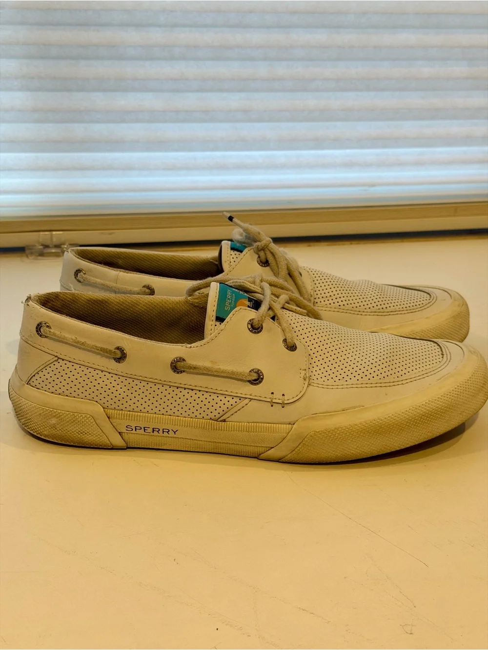 Sperry Men’s White Leather Boat Shoes Size 10.5